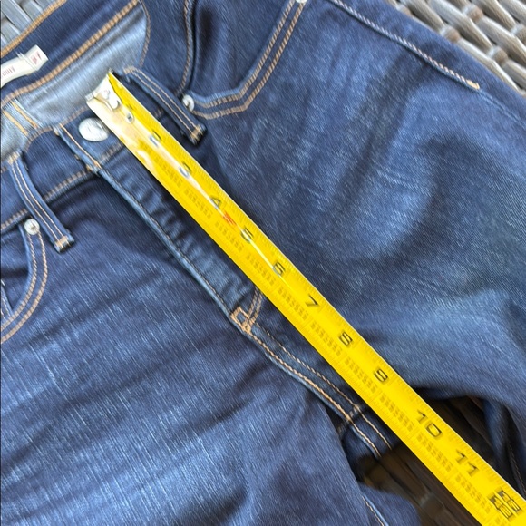 Levi's Women’s 311 Shaping Skinny Jeans Dark Wash like new size 27 - Picture 10 of 13